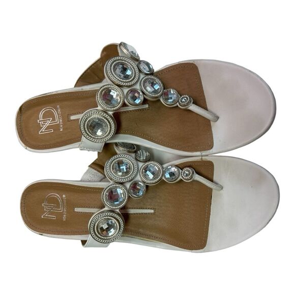 New Direction White Wedge Rhinestone Sandals Thong Strap Embellished - Picture 4 of 15